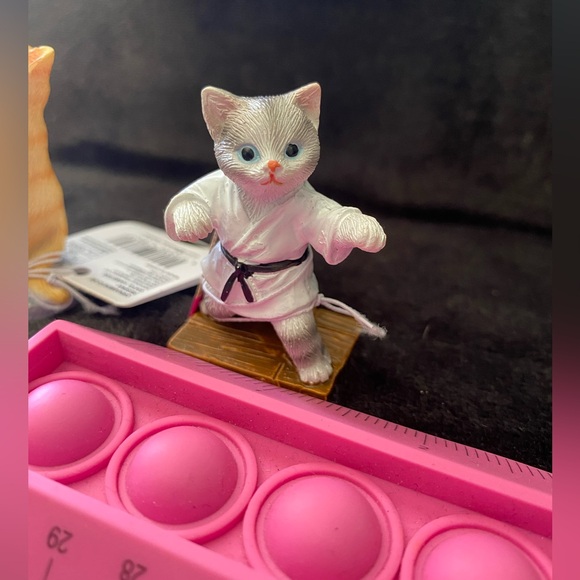 3/$20 Mini cat figures - Picture 5 of 9